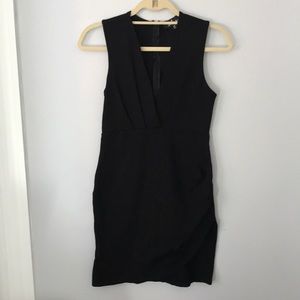 Lulus sleeveless v neck little black dress